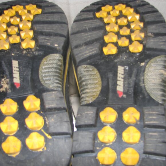 Pair of Baffin "Derrik" winter working boots, Sz 10 - Picture 6 of 7